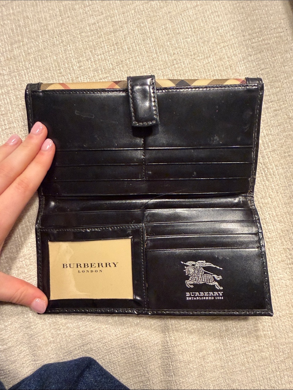 Burberry Beige Check Wallet with Black Trim and Metal D-Ring - Picture 4 of 6
